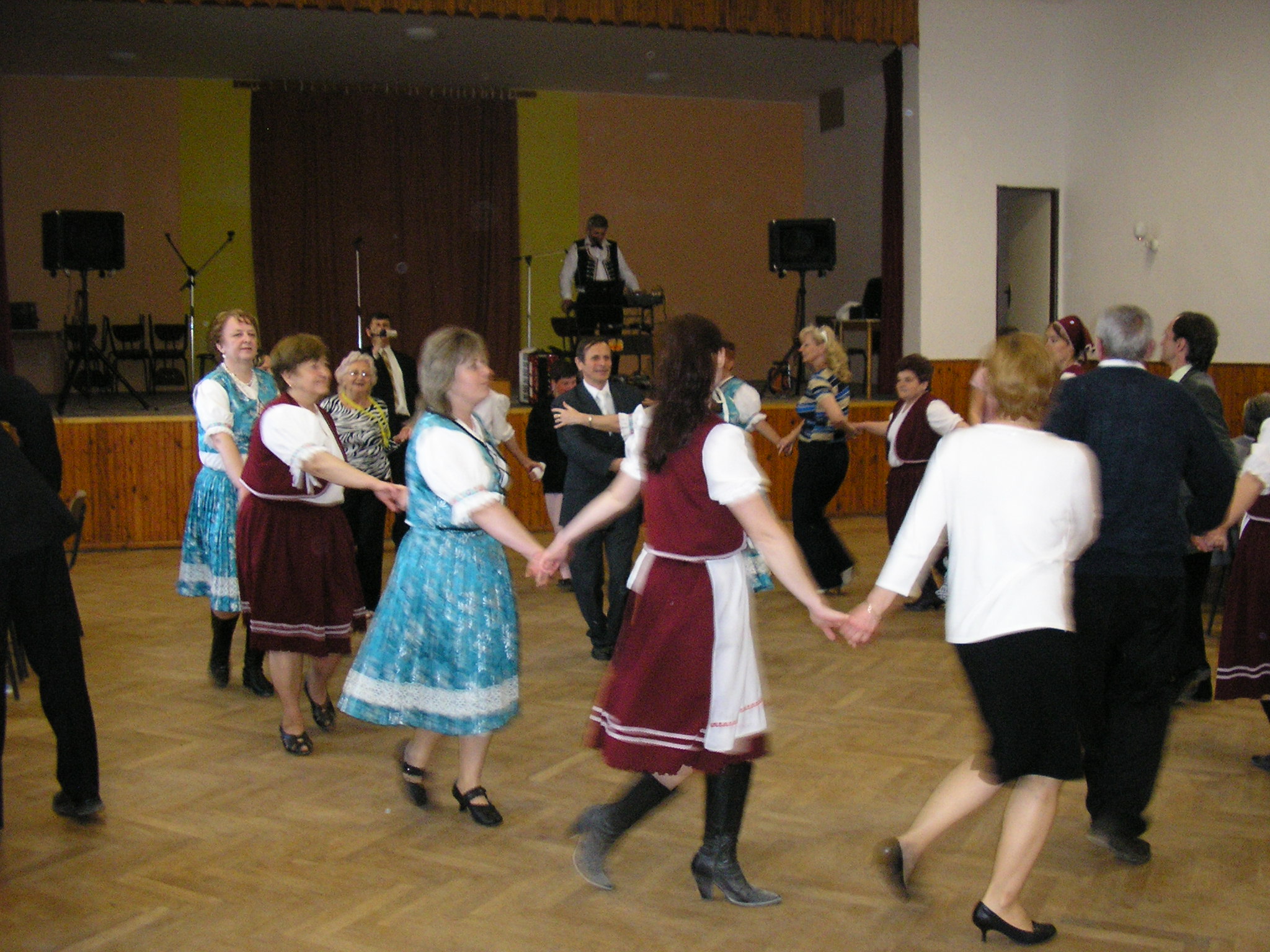 P4240715 DJ.JPG